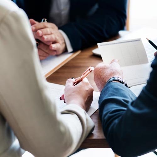 Interposición de recurso de amparo para protección de garantías constitucionales en Maipú