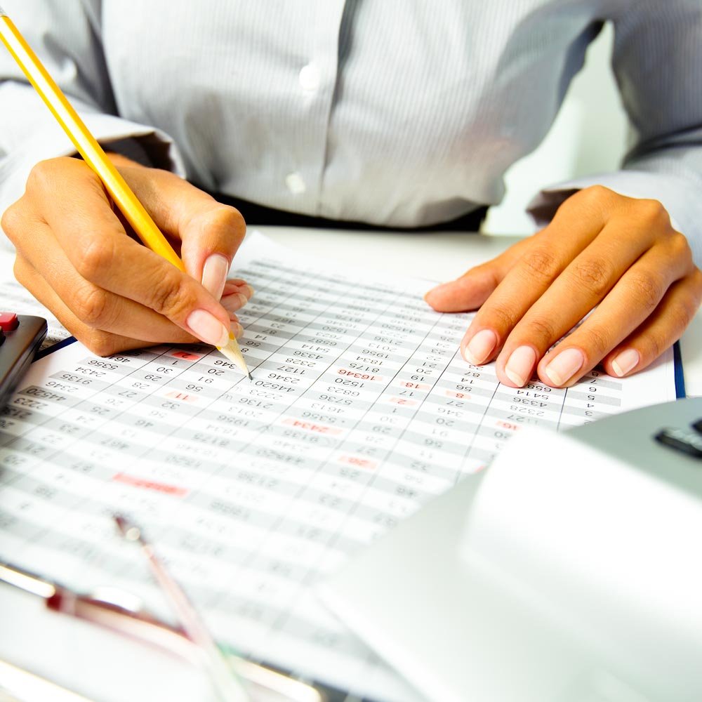 Abogado tributario para declaraciones de renta y defensa ante el SII en Maipú